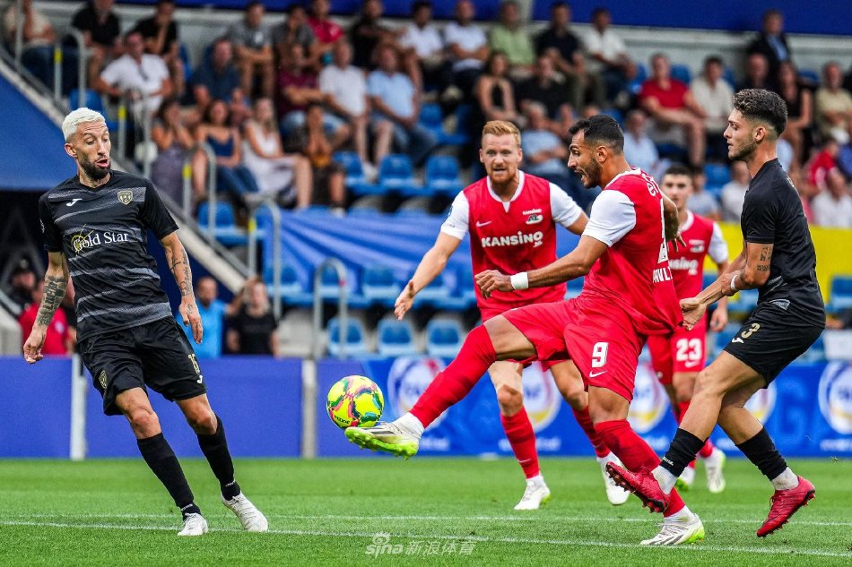 时持球进攻 时持球进攻