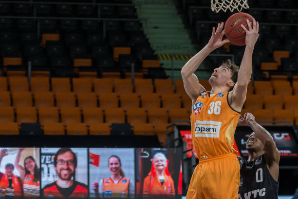 对抗过来自 对抗过来自